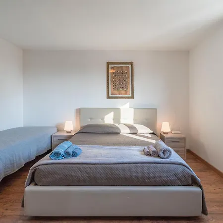 Marta Maria Con Giardino Syracuse