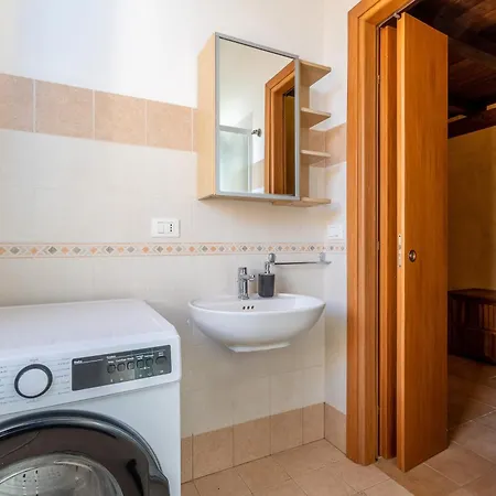 Marta Maria Con Giardino Villa