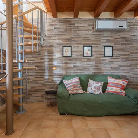 Marta Maria Con Giardino Villa Syracuse