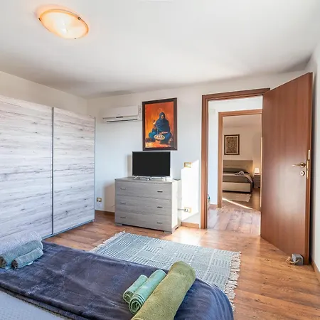 Marta Maria Con Giardino Syracuse